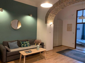 French Touch Apartment with Free Parking